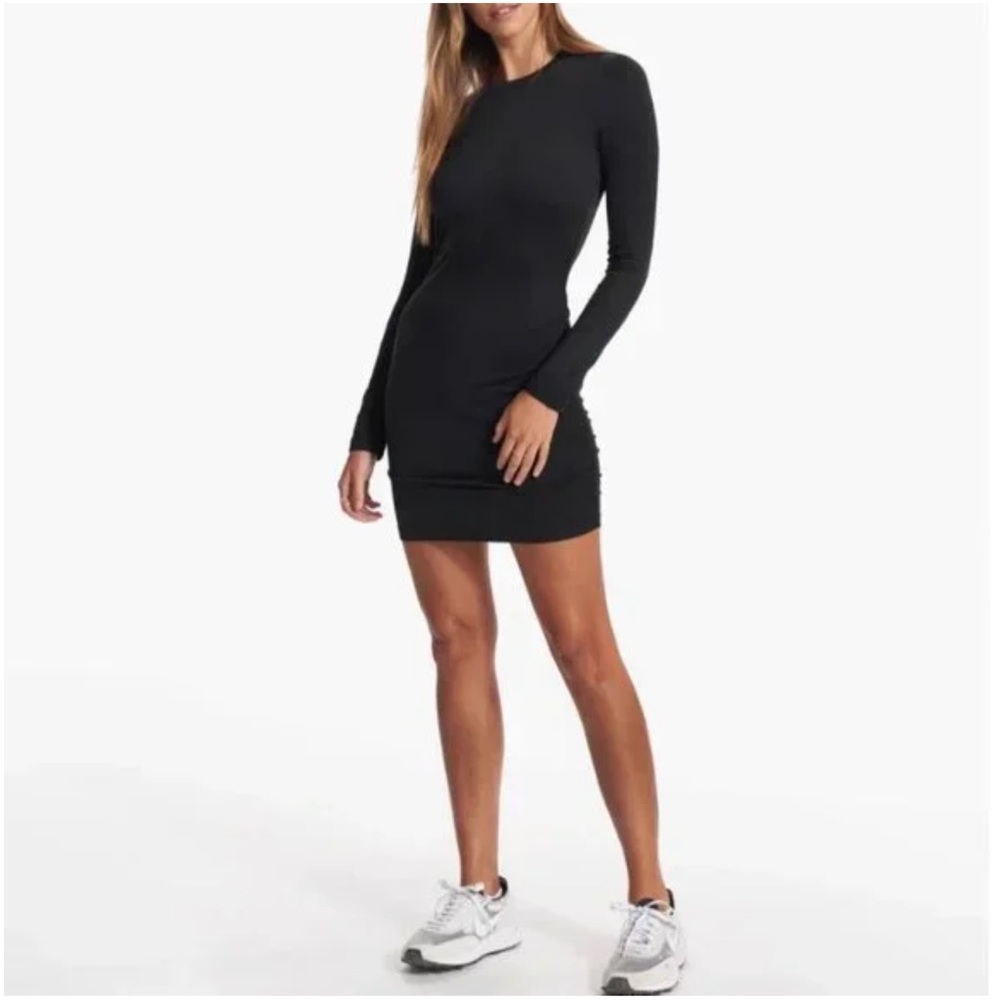 Vuori Halo Essentials Dress